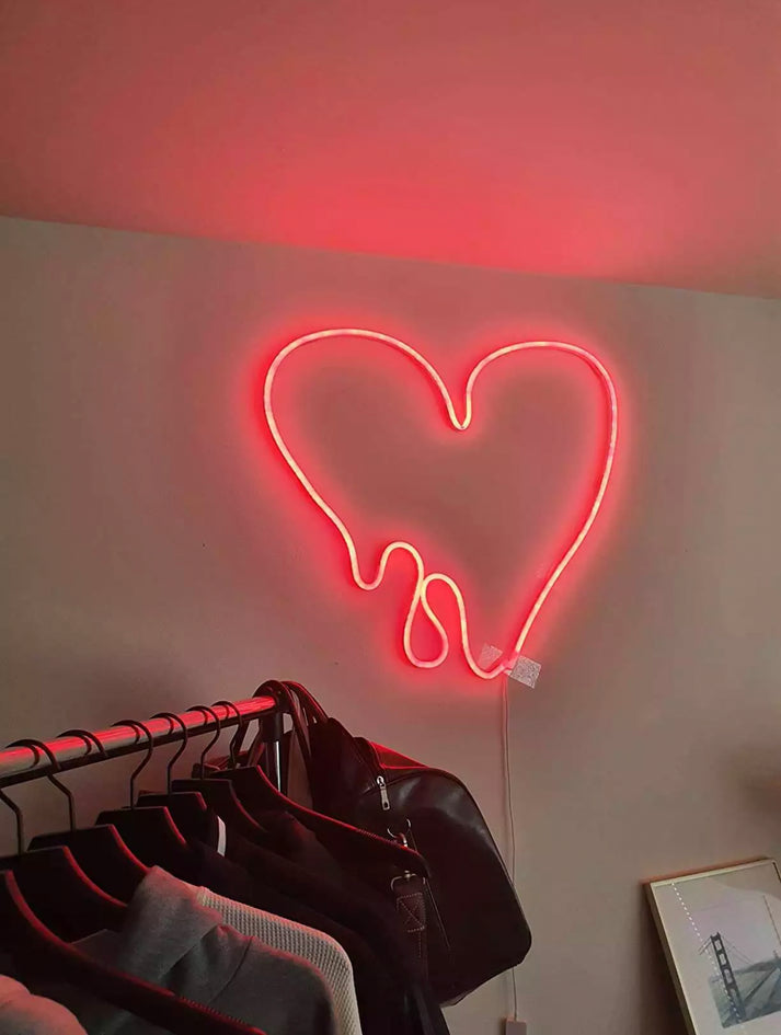 Smart Neon Strip™ - Vergeet een saaie slaapkamer!
