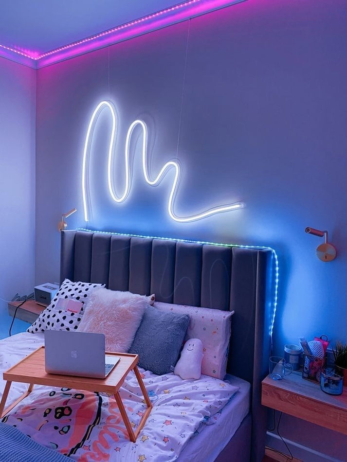Smart Neon Strip™ - Vergeet een saaie slaapkamer!
